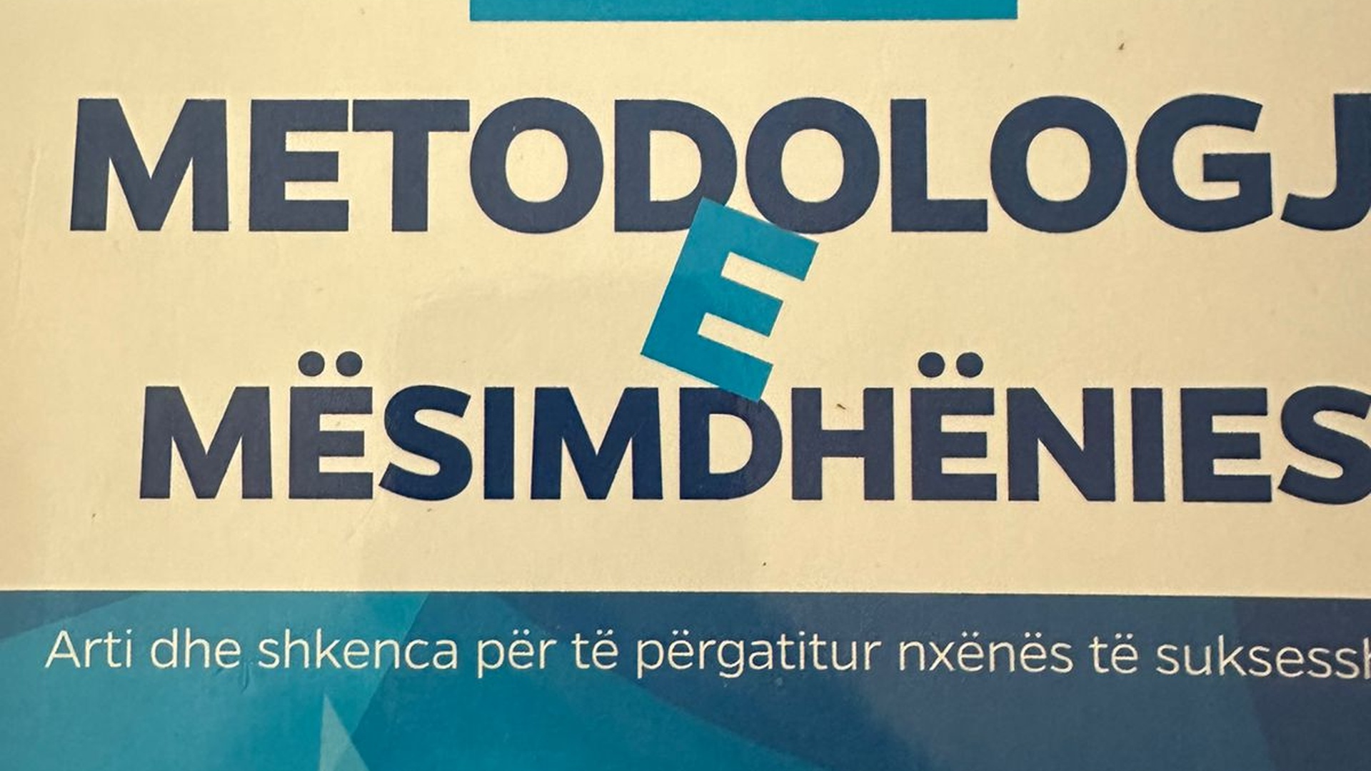 Shiten librat / master mesuesi, viti pare gjuhe e huaj