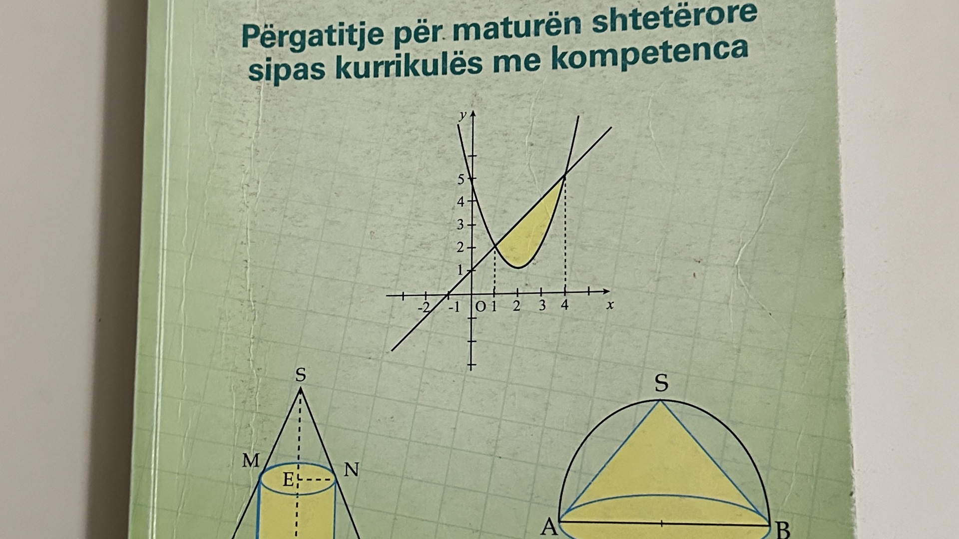 Libra per klasen 12 & Pergatites Mature & Testi i informatizuar i zgjidhur