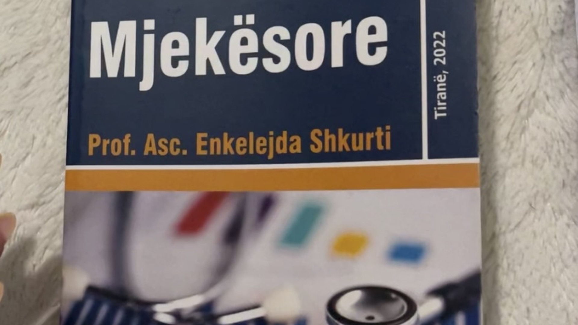 Shiten librat infermieri/mami viti 1