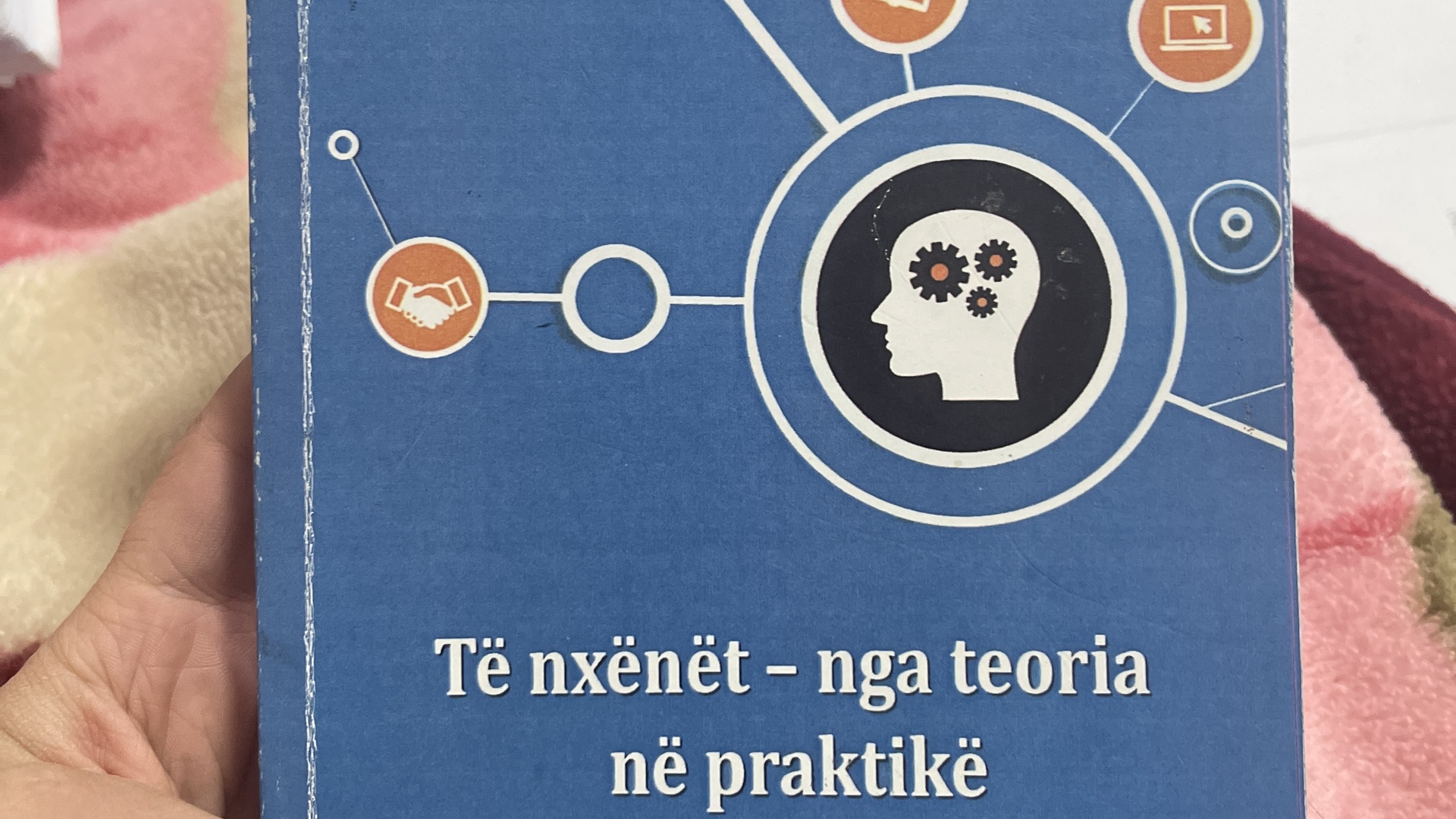 Libra per shitje!
